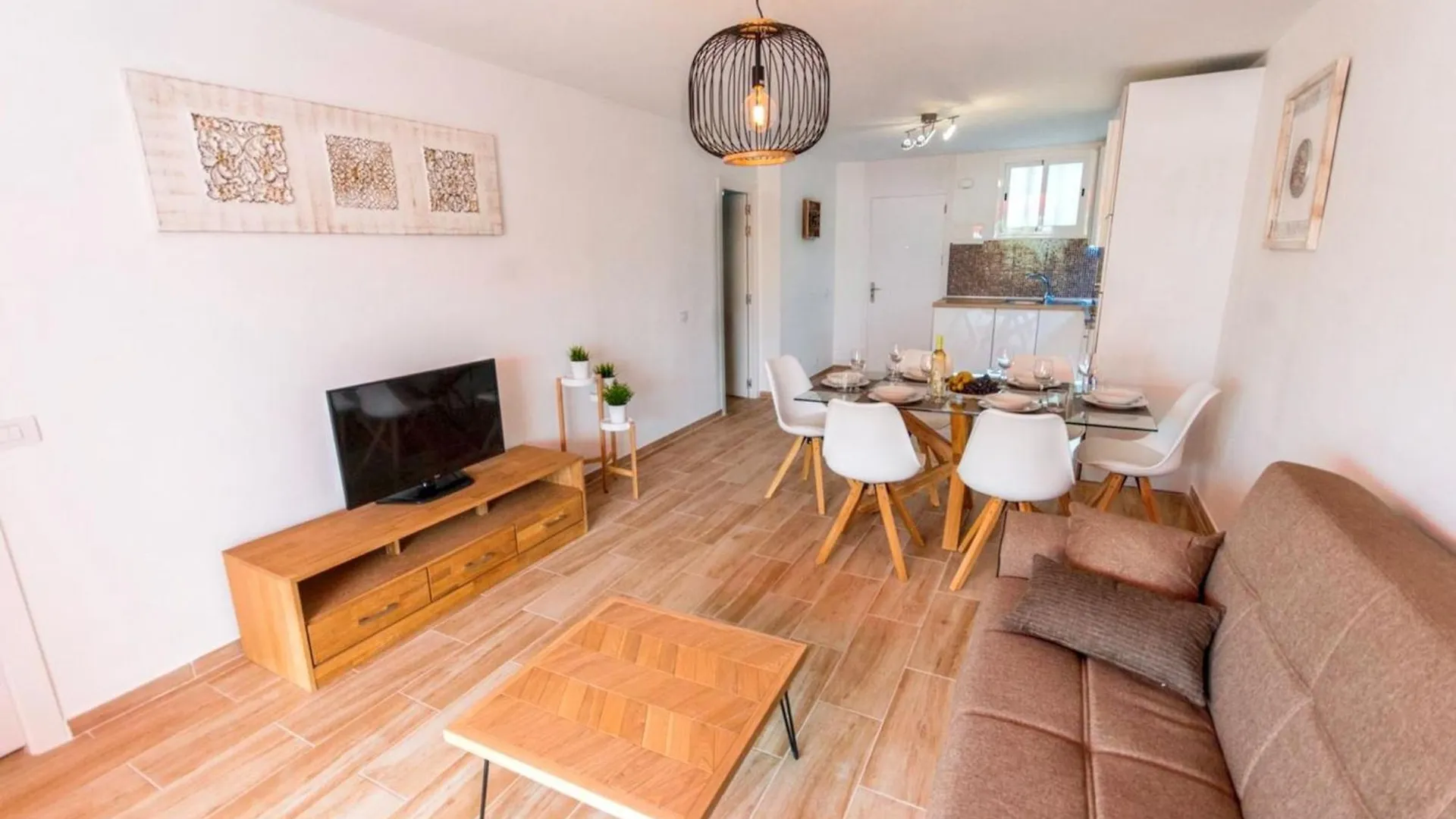 Beachside Oasis: 2-Bedroom Apartment with Pool & Wi-Fi Playa de las Americas  Spain
