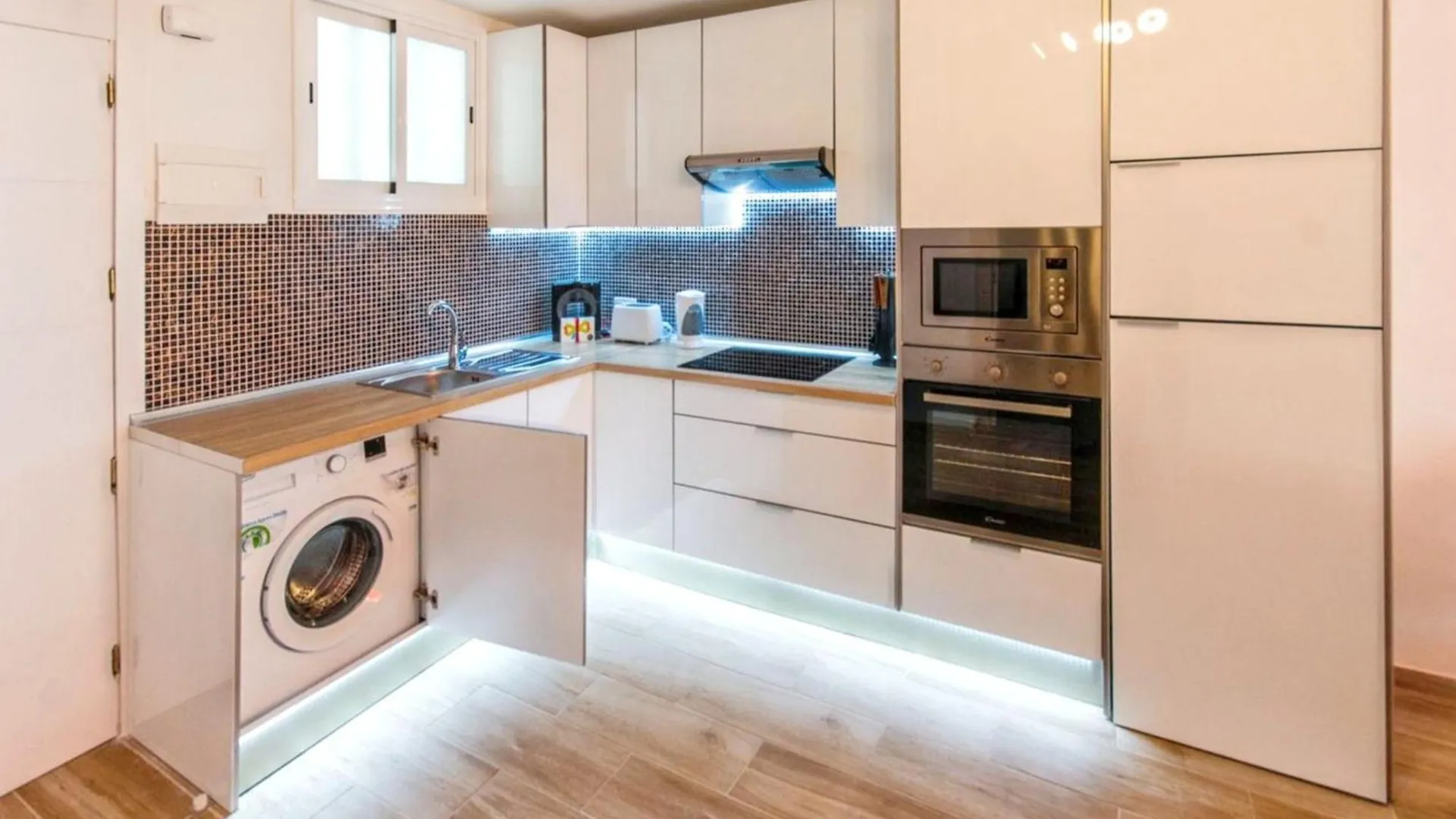 פלאייה דה לאס אמריקס Elegant Apartment With Mountain View In Playa De La Americas 60 Sqm Shared Pool  פלאייה דה לאס אמריקס